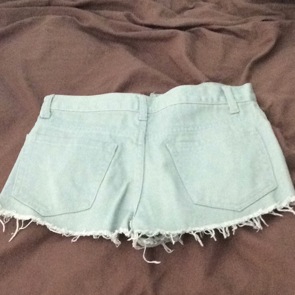 Women’s shorts. - Picture 2 of 3
